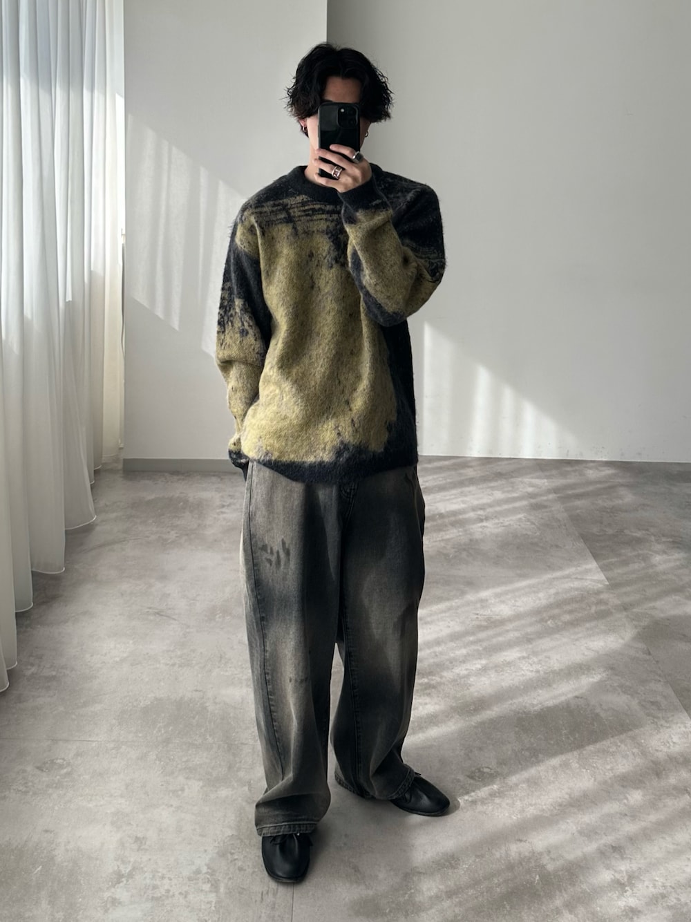 「メンズファッション、yoke、WETTEMPT、Hender Scheme、ニット、ジャガードニット、きれいめカジュアル」｜「YOKEのアイテム（ニット/セーター、ブラック系）」を使った、おさゆうさん（メンズ・168cm）の冬コーディネートの1枚目の写真