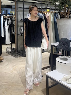 「A part by（アパートバイ）のサテンヘムレースパンツ（その他パンツ、ホワイト系）」を使った、hinakoさん（レディース・157cm）の夏コーディネート