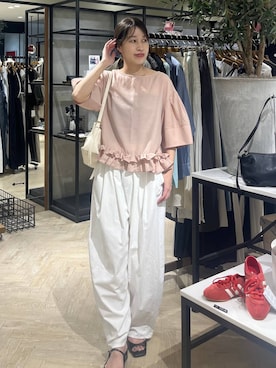 「A part by（アパートバイ）のソフトカーブバッグ（ショルダーバッグ、ホワイト系）」を使った、hinakoさん（レディース・157cm）の夏コーディネート