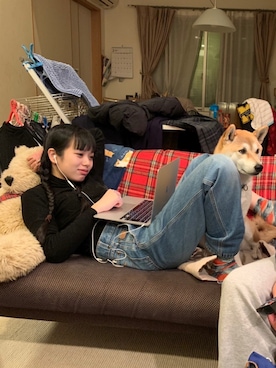 「LANCEL（ランセル）のアイテム（デニムパンツ）」を使った、ますみるくさん（レディース・165cm）の春コーディネート