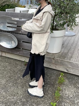 「アイテム（マウンテンパーカー、ホワイト系）」を使った、みみみさん（レディース・163cm）の春コーディネート