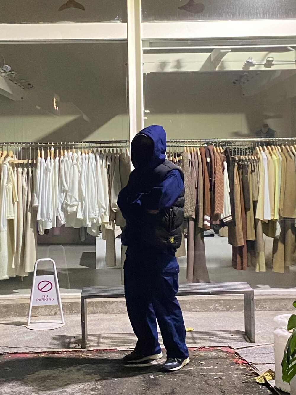 「ootd」｜「BEAMS PLUSのBEAMS PLUS / 男裝 Indigo 六口袋 抽繩 軍裝 長褲（パンツ、ブルー系）」を使った、大庭葉藏さん（メンズ・178cm）の春コーディネートの1枚目の写真
