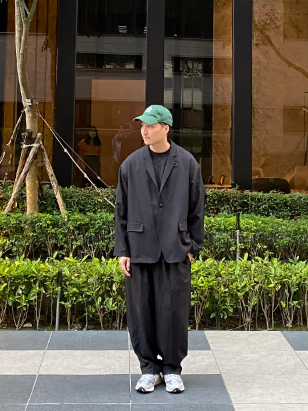 「DAWIA PIER39 for FreshServiceのアイテム（ジャケット/アウター、ブルー系）」を使った、大庭葉藏さん（メンズ・178cm）の秋コーディネートの1枚目の写真