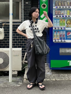 「みんなの白Tフェス」｜「アイテム（カーゴパンツ）」を使った、みーやんさん（レディース・155cm）の夏コーディネート