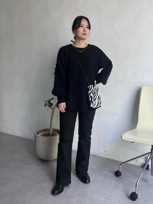 ＊人気＊ VERSACE   ハイライズウール混フレアパンツ 人気＊ VERSACE ハイライズウール混フレアパンツ