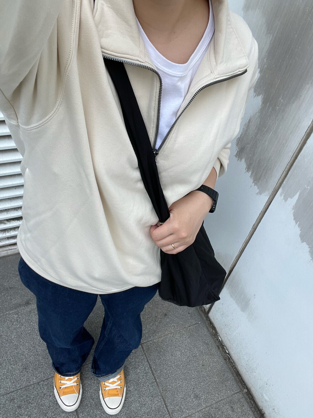 「UNIQLOのアイテム（スウェット、ホワイト系）」を使った、___chairoさん（レディース・155cm）の春コーディネートの1枚目の写真