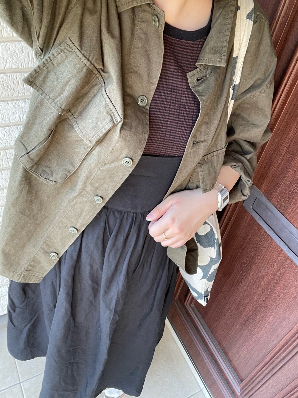 「かぐれのテンセルリネンキャミソールジャンパースカート（ワンピース、ブラック系）」を使った、___chairoさん（レディース・155cm）の春コーディネートの1枚目の写真