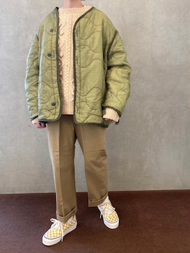 「アイテム（スニーカー、イエロー系）」を使った、minami さん（レディース・158cm）の秋コーディネート