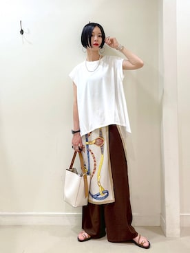 「アイテム（財布/小物）」を使った、るんるんさん（レディース・168cm）の秋コーディネート