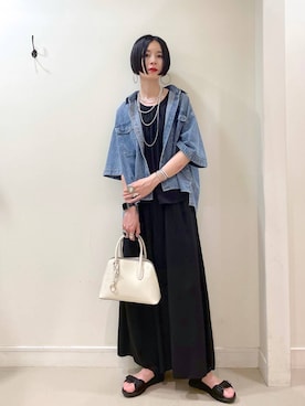 「アイテム（バングル/リストバンド）」を使った、るんるんさん（レディース・168cm・30代）の夏コーディネート