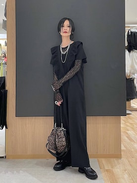 「アイテム（オールインワン・サロペット、ブラック系）」を使った、るんるんさん（レディース・168cm）の秋コーディネート