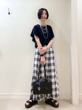 「アイテム（バングル/リストバンド）」を使った、るんるんさん（レディース・168cm・30代）の夏コーディネート