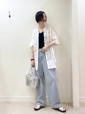 「アイテム（バングル/リストバンド、グレー系）」を使った、るんるんさん（レディース・168cm）の夏コーディネート