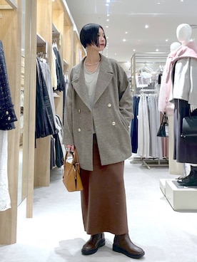 「アイテム（チェスターコート）」を使った、るんるんさん（レディース・168cm・30代）の秋コーディネート