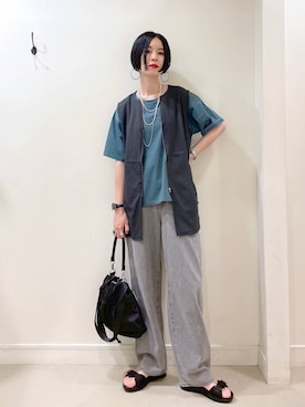 「アイテム（バングル/リストバンド）」を使った、るんるんさん（レディース・168cm）の夏コーディネート