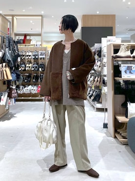 「アイテム（ノーカラージャケット）」を使った、るんるんさん（レディース・168cm）の秋コーディネート