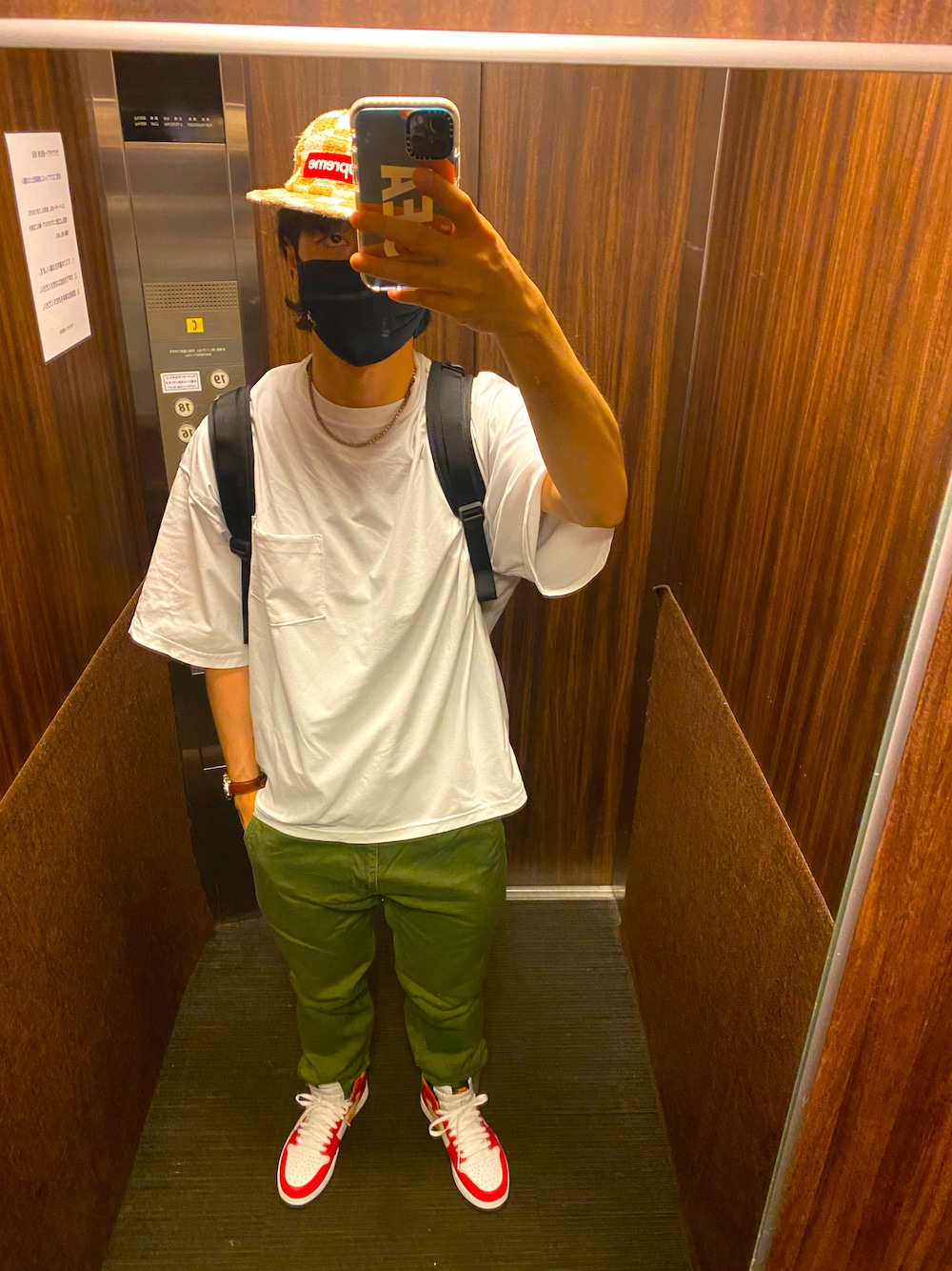「夏、夏だ！Tシャツ着よう！、シンプルコーデ、シュプリーム、白Tシャツ、エアジョーダン1、赤スニーカー」｜「Ron Hermanのアイテム（Tシャツ/カットソー、ホワイト系）」を使った、yosh1107さん（メンズ・178cm）の夏コーディネートの1枚目の写真