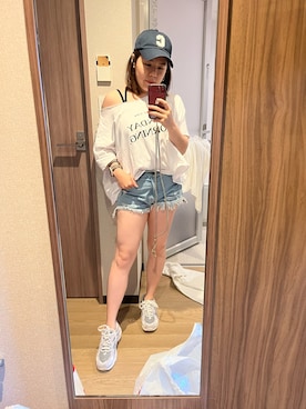 「アイテム（デジタル腕時計、ピンク系）」を使った、Shu さん（レディース・153cm）の春コーディネート