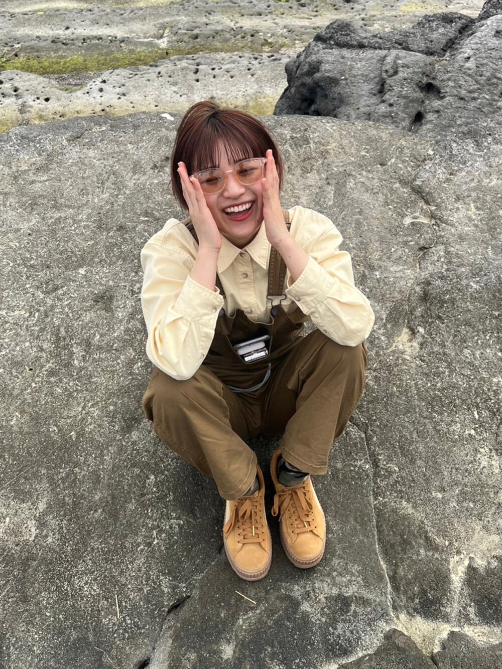 「UNIQLOのアイテム（サングラス、ブラウン系）」を使った、osaさん（レディース・155cm）の春コーディネートの1枚目の写真