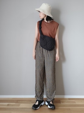 プリントイージーパンツを使った人気ファッションコーディネート - WEAR