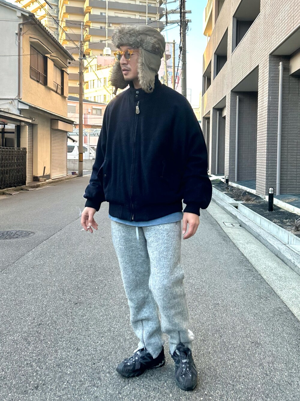 「フライトキャップ、冬コーデ、フリースパンツ、ハリントンジャケット、ドリズラージャケット、古着MIX、ボア」｜「VINTAGEのアイテム（スタジャン、ブルー系）」を使った、yosukeさん（メンズ・168cm）の冬コーディネートの1枚目の写真