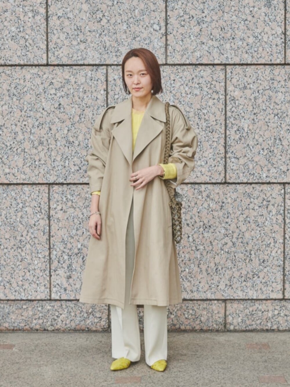 「オトナ女子、春、パンツスタイル」｜「ODETTE E ODILEのレザーメッシュバックベルト パンプス30↓↑（パンプス、グリーン系）」を使った、伊藤　オデット エ オディール スタッフさん（レディース・164cm）の春コーディネートの1枚目の写真