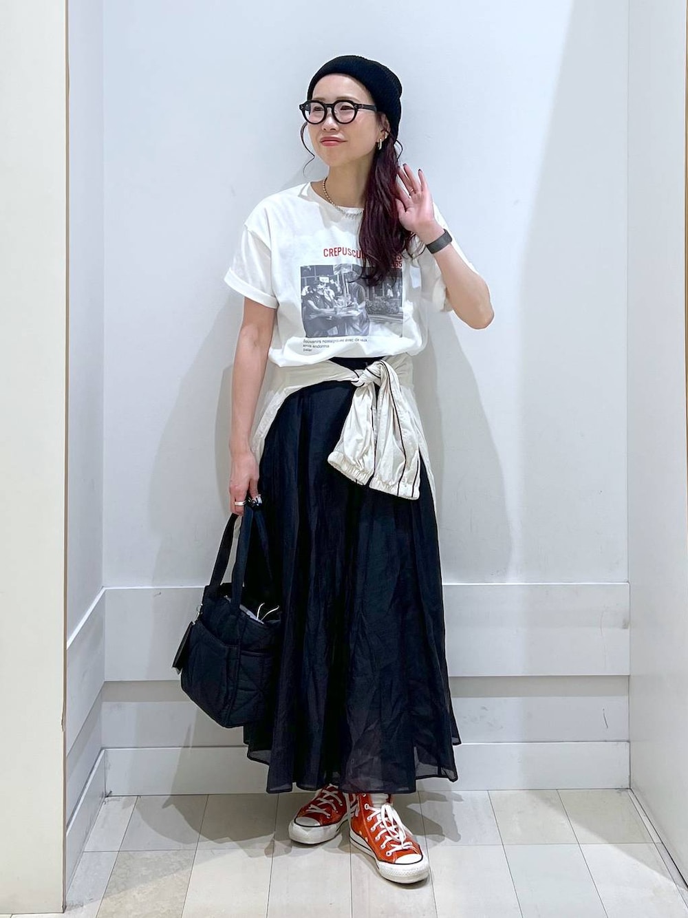 「ブルゾン、カジュアル、きれいめ、体型カバー、Tシャツ、スカート、トートバッグ、夏コーデ、GLOBAL WORK」｜「GLOBAL WORKのリッチクリーンプリントT半袖/147640（Tシャツ/カットソー、ホワイト系）」を使った、アリマさん（レディース・158cm）の夏コーディネートの1枚目の写真