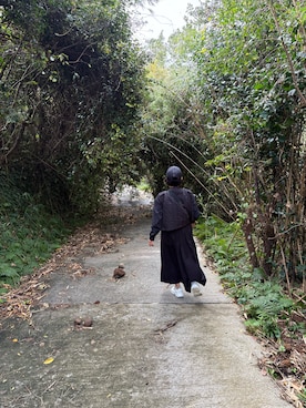 「アイテム（キャップ）」を使った、えりさん（レディース・158cm）の秋コーディネート