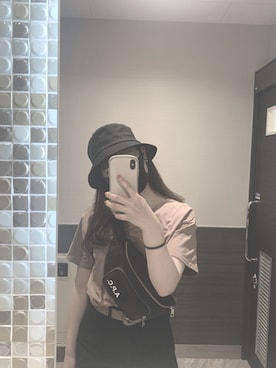 「earth music&ecology（アースミュージックアンドエコロジー）のアイテム（ハット、ブラック系）」を使った、桃さん（レディース・158cm）の夏コーディネート