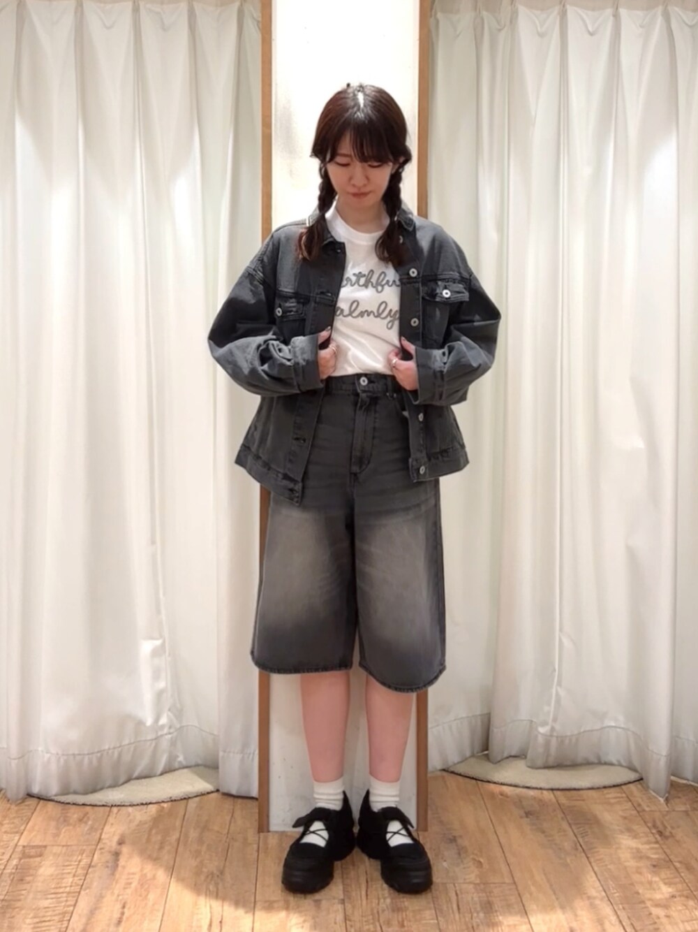 「ehka sopo、ehkasopo、エヘカソポ、エヘカ、デニム、デニムコーデ、セットアップ」｜「ehka sopoのテープ刺繍シアーカットソー（Tシャツ/カットソー、ホワイト系）」を使った、ayanoさん（レディース・162cm）の春コーディネートの1枚目の写真