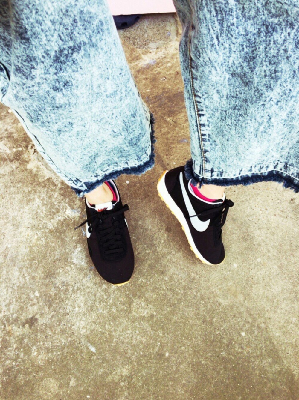 「プリモントリオール、NIKE、ブリーチデニム」｜「NIKEのアイテム（スニーカー、ブラック系）」を使った、mush.さん（レディース・150cm）の春コーディネートの1枚目の写真