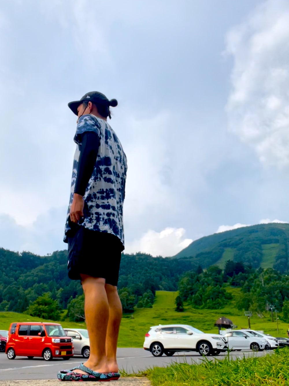「夏、keen、NIKE、ハーフパンツ、鼻油、サンダル」｜「NIKEの【NIKE/ナイキ】ストレッチ イージーショーツ/ WOVEN SRT（その他パンツ、ブラック系）」を使った、310U2106さん（メンズ・174cm）の夏コーディネートの1枚目の写真