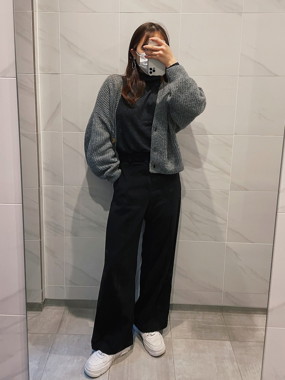 グレー長袖トップスと黒パンツセット menz-style_100-3tenset-213_6