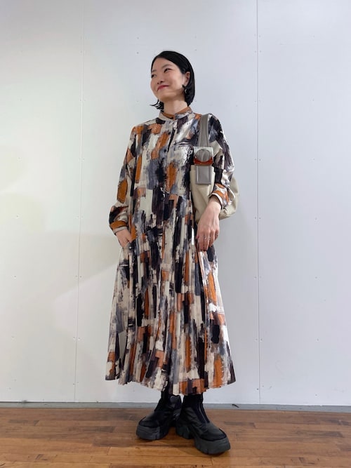 長袖斜めプリーツワンピース【SUM1 STYLE(スミ スタイル)】 長袖斜めプリーツワンピース【SUM1 STYLE(スミ スタイル