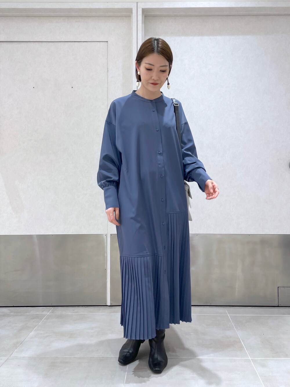 「イアパピヨネ、ear PAPILLONNER、春色、シンプルコーデ、きれいめカジュアル、パステル映える春、ビッグシルエット、シャツスタイル、マーメイドスカート、スクエアバッグ、ロングワンピース、春コーデ、オケージョン、ブルー、プリーツスカート」｜「インスタ😊のアイテム（その他、ピンク系）」を使った、ear_yamadaさん（レディース・159cm）の冬コーディネートの1枚目の写真