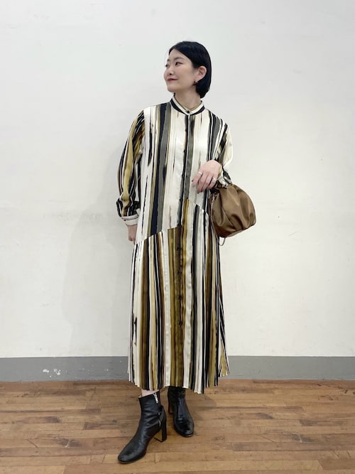 長袖斜めプリーツワンピース【SUM1 STYLE(スミ スタイル