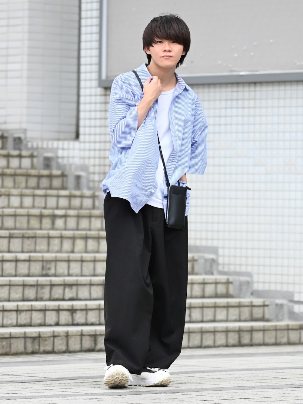 「低身長、低身長コーデ、ストライプ、シャツスタイル、スラックス、きれいめカジュアル、リラックススタイル、シンプル」｜「CIAOPANIC TYPYのブロードビッグ半袖シャツ（シャツ/ブラウス、ブルー系）」を使った、れおさん（メンズ・161cm）の夏コーディネートの1枚目の写真
