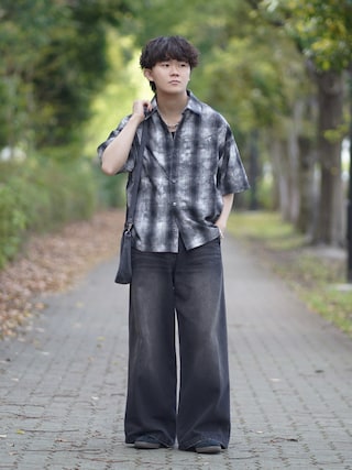 「ROCHEM（ローシェン）の12ozヴィンテージ加工/ケミカルウォッシュワイドデニムパンツ（デニムパンツ）」を使った、れおさん（メンズ・160cm）の春コーディネート