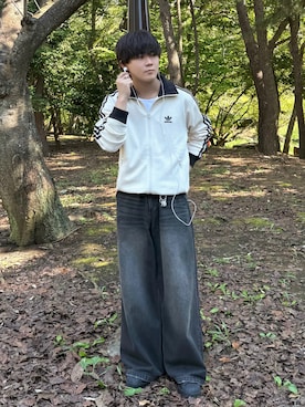 「adidas(アディダス)のアイテム(スニーカー)」を使った、れおさん(メンズ・160cm)の秋コーディネート