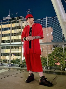 「NEW ERA（ニューエラ）のアイテム（キャップ、レッド系）」を使った、龍一 (The Loveless)®︎さん（メンズ・168cm）の夏コーディネート