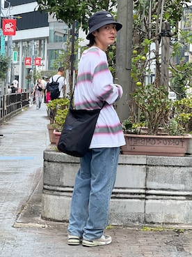 「re_k by JUNRED（レクバイジュンレッド）のアイテム（デニムパンツ）」を使った、冨田 幸大さん（メンズ・171cm）の夏コーディネート
