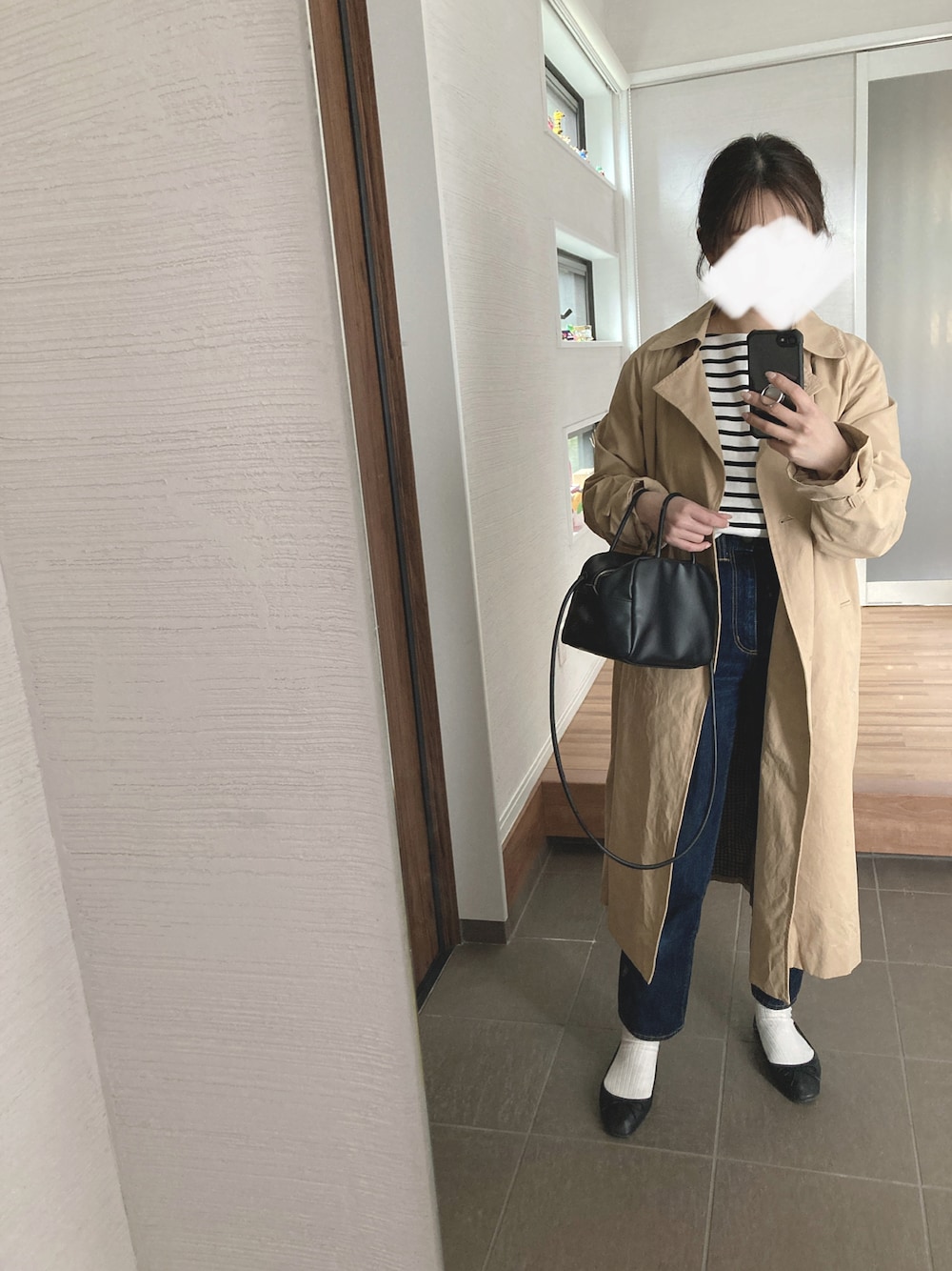 「お洒落さんとつながりたい、ミニバッグ、トレンチコート、デニム、春アウター、ボーダー、プチプラ、低身長コーデ、無印良品、ZARA、フラットシューズ、バレエシューズ、バレエシューズ×ソックス、春、GU」｜「LEPSIMの多機能シアワセバレエ　955207（バレエシューズ、ブラック系）」を使った、mikkoさん（レディース・152cm）の春コーディネートの1枚目の写真