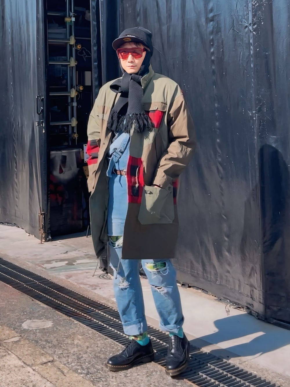 まっちゃんさんの「パッチワーク ミリタリーコート（COMME des GARCONS HOMME）」を使ったコーディネートの1枚目の写真