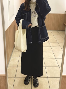 「カラーソックス」｜「アイテム（デニムジャケット）」を使った、sayaさん（レディース・156cm）の春コーディネート