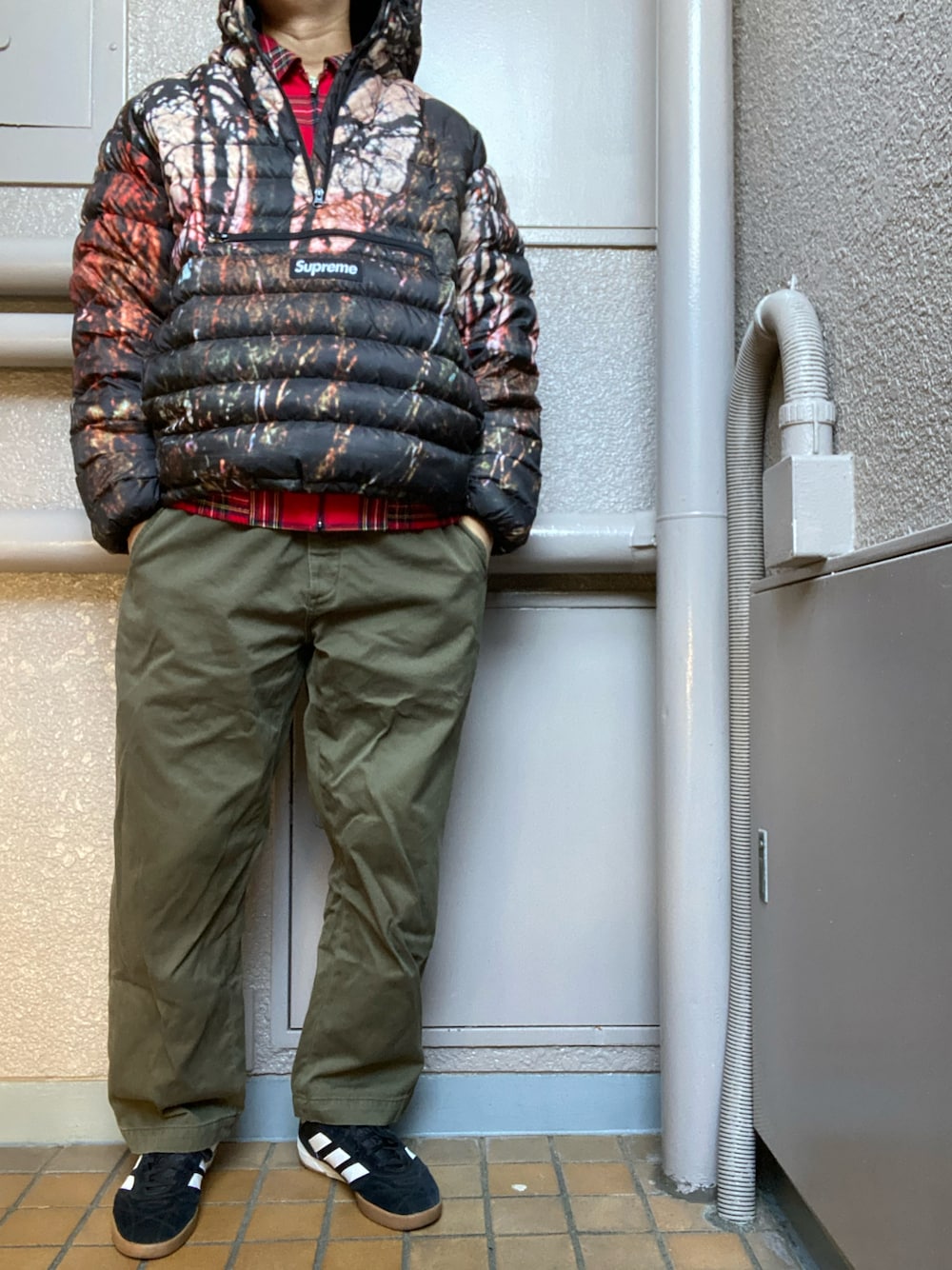 Supreme のアイテムを使った「リアルツリーカモ」の人気