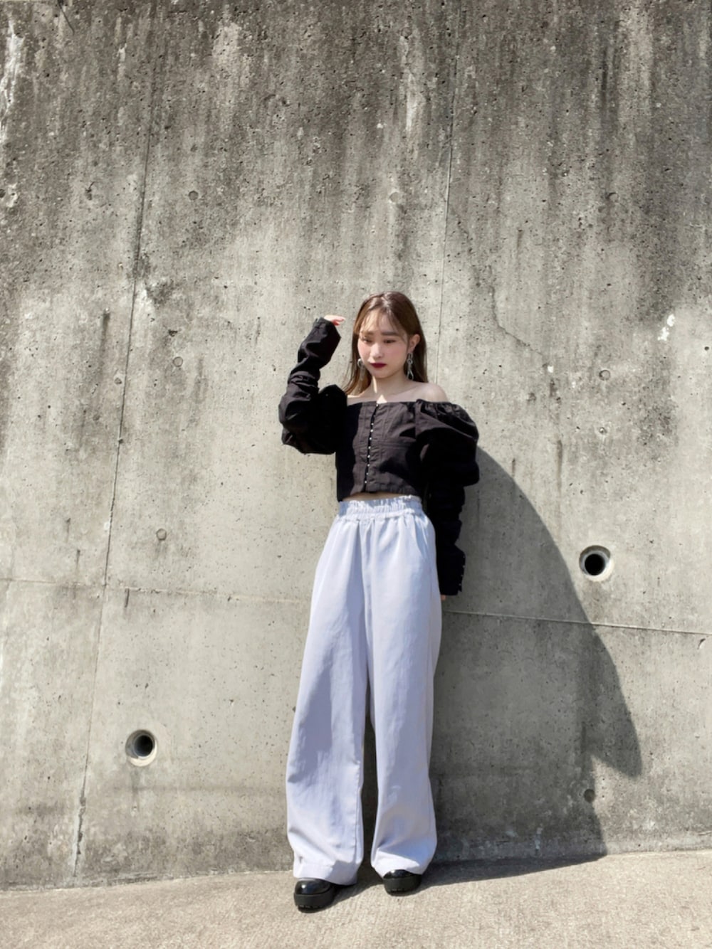 「ブラウス、シンプル、パンツスタイル、ootd、低身長コーデ、今日のコーデ、秋冬コーデ、服飾学生、いいね、save、フォローお願いします🤑」｜「Honeysのアイテム（スラックス、パープル系）」を使った、momokaさん（レディース・140cm）の秋コーディネートの1枚目の写真