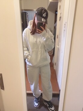 「スエット」｜「アイテム（キャップ）」を使った、e♡さん（レディース・158cm）の冬コーディネート