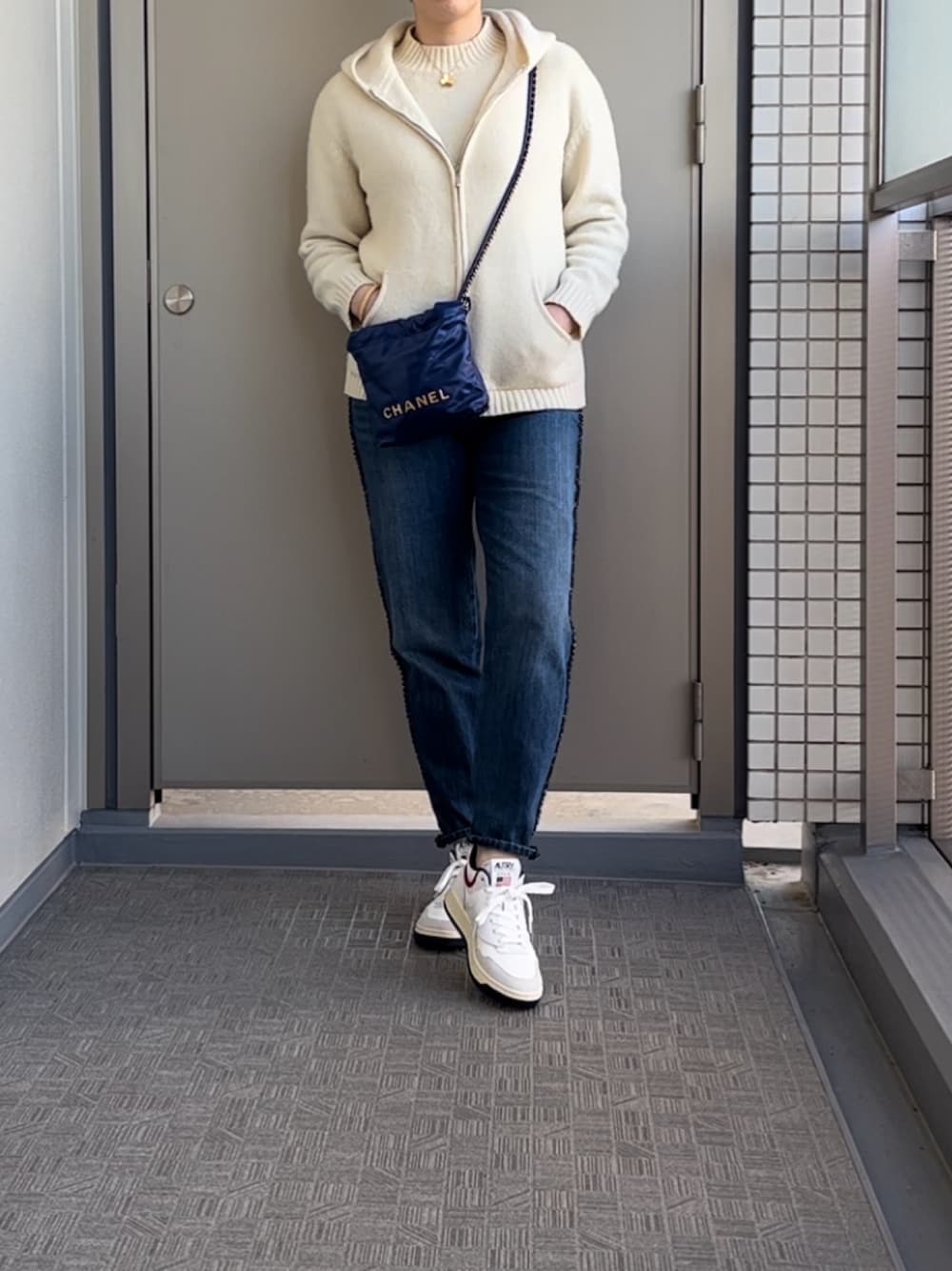【週末コーデの主役】CHANELデニムパンツ CHANELのデニムパンツを使った人気ファッションコーディネート