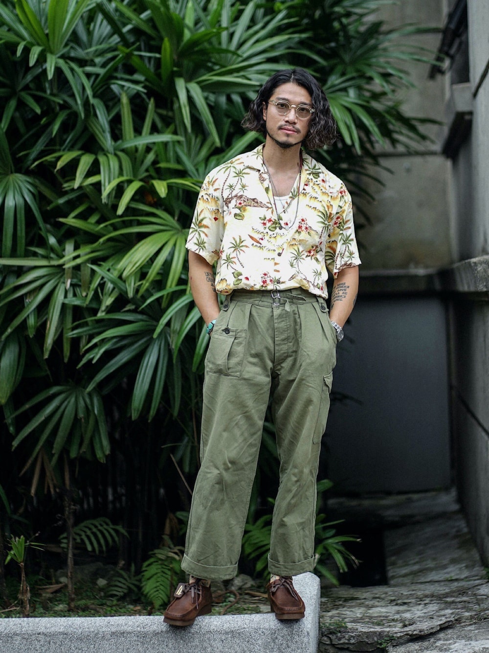 「summer、new.、vintage style、clarks、Chainloop、圈入、圈入準」｜「new.のアイテム（サングラス、グレー系）」を使った、林育準🇹🇼さん（メンズ・180cm）の夏コーディネートの1枚目の写真