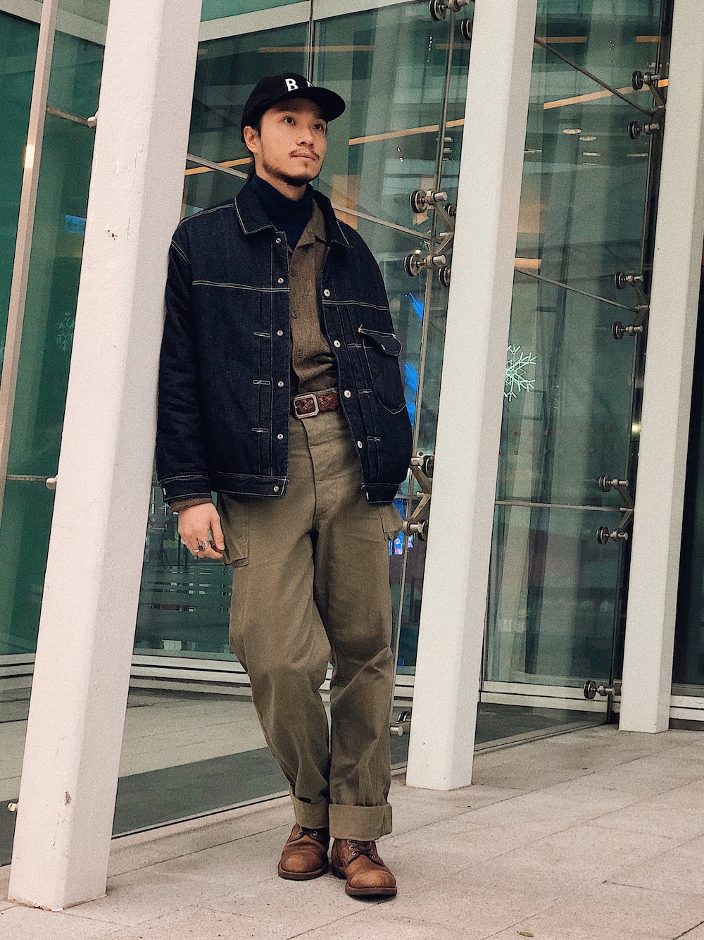 「winter、Chainloop、LEVI'S RED、Levi's、beams plus、RED WING、圈入、圈入準」｜「Levi'sのLevi's(R) RED QUILT TYPE I TRUCKER BLUE OX RINSE（デニムジャケット、ブルー系）」を使った、林育準🇹🇼さん（メンズ・180cm）の冬コーディネートの1枚目の写真